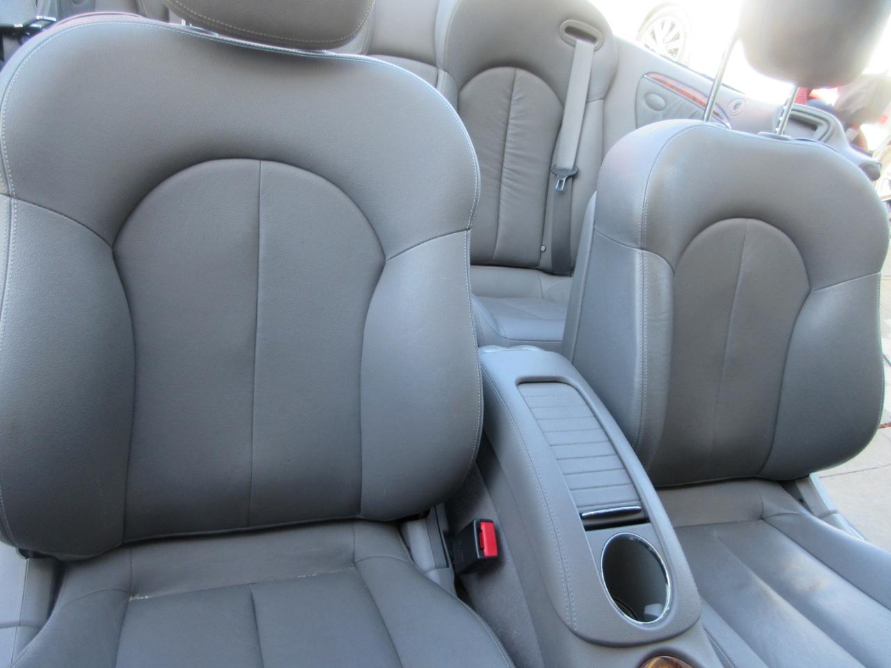 Mercedes-Benz CLK-Class 2dr Cabriolet 5.0L 2006