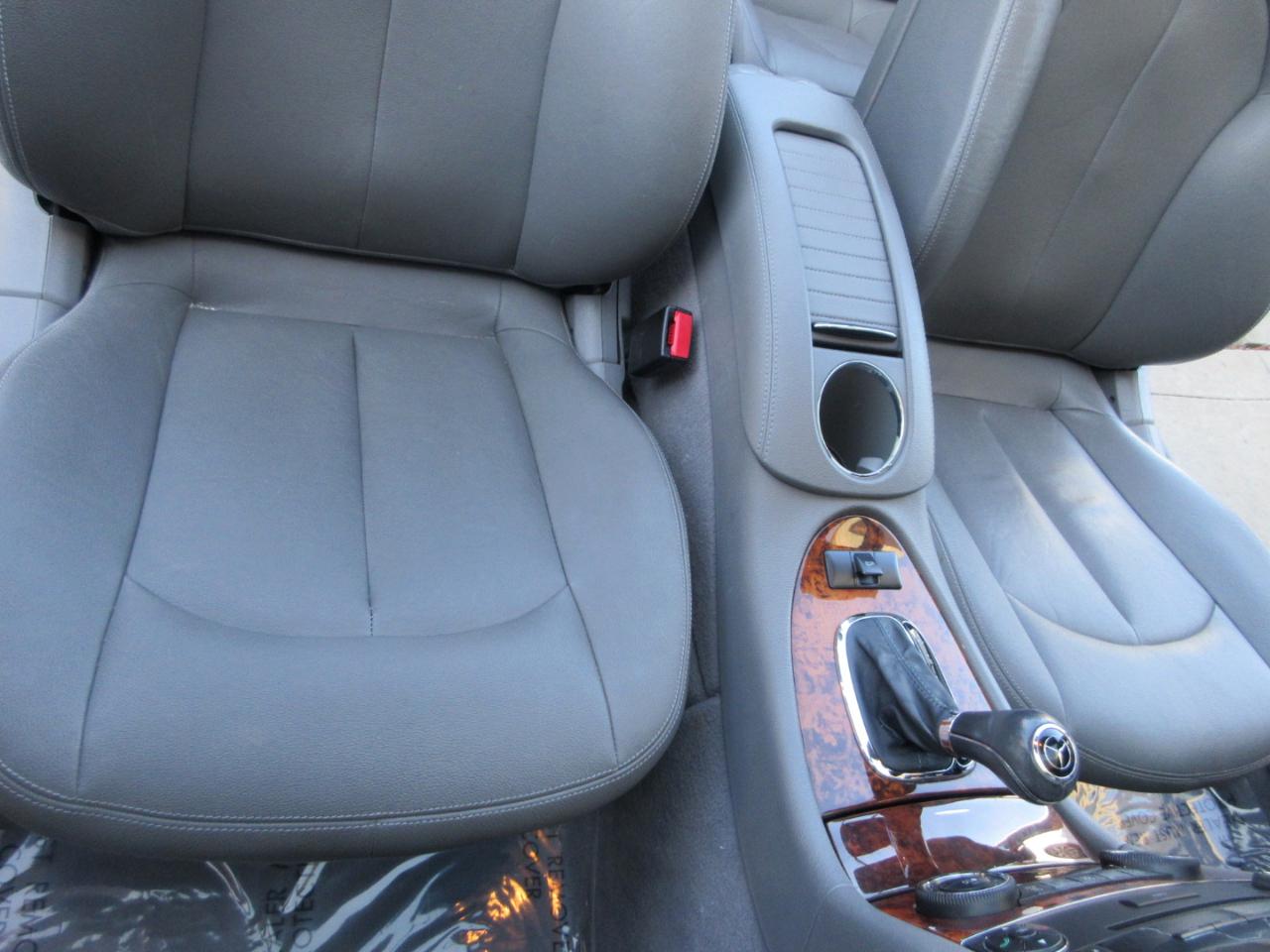 Mercedes-Benz CLK-Class 2dr Cabriolet 5.0L 2006