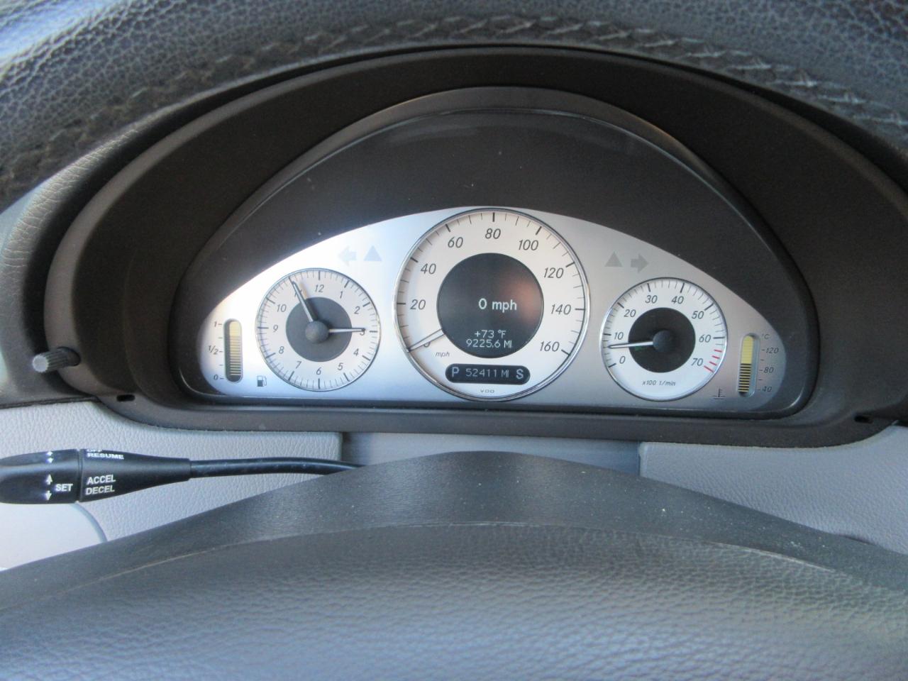 Mercedes-Benz CLK-Class 2dr Cabriolet 5.0L 2006