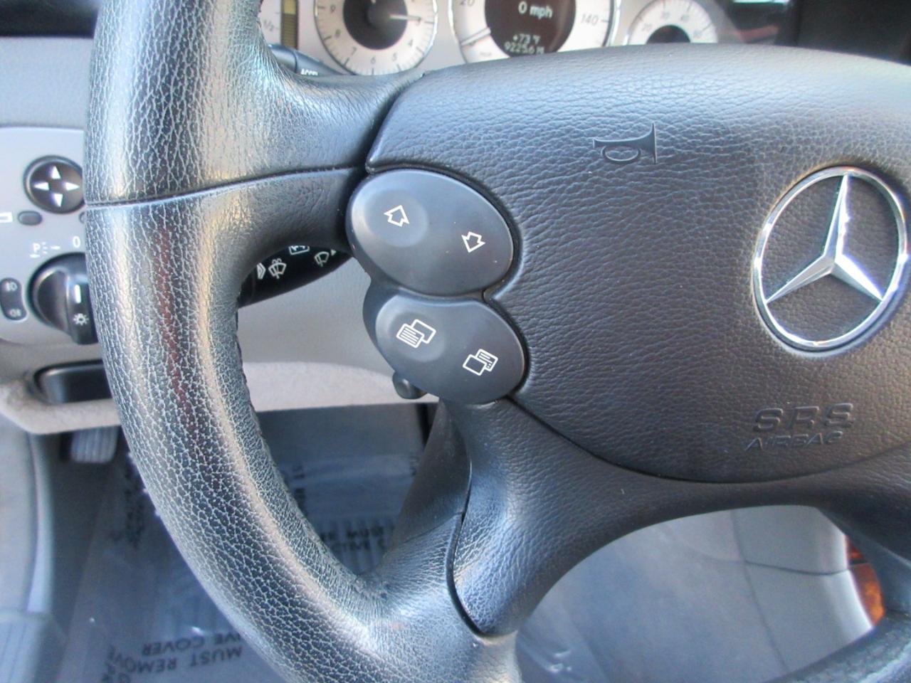 Mercedes-Benz CLK-Class 2dr Cabriolet 5.0L 2006