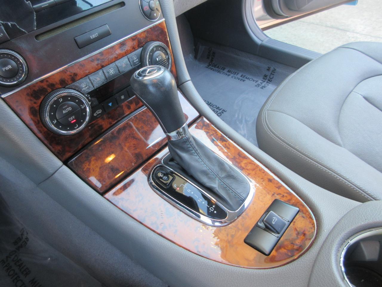 Mercedes-Benz CLK-Class 2dr Cabriolet 5.0L 2006