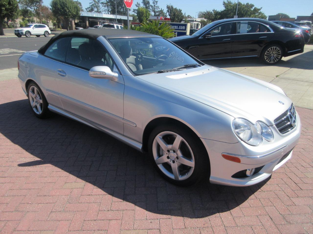 Mercedes-Benz CLK-Class 2dr Cabriolet 5.0L 2006