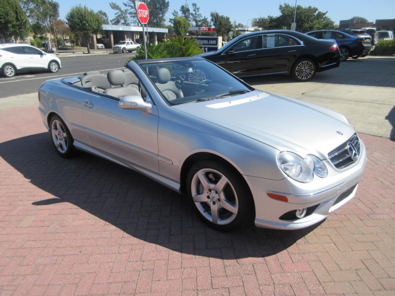 Mercedes-Benz CLK-Class 2dr Cabriolet 5.0L 2006