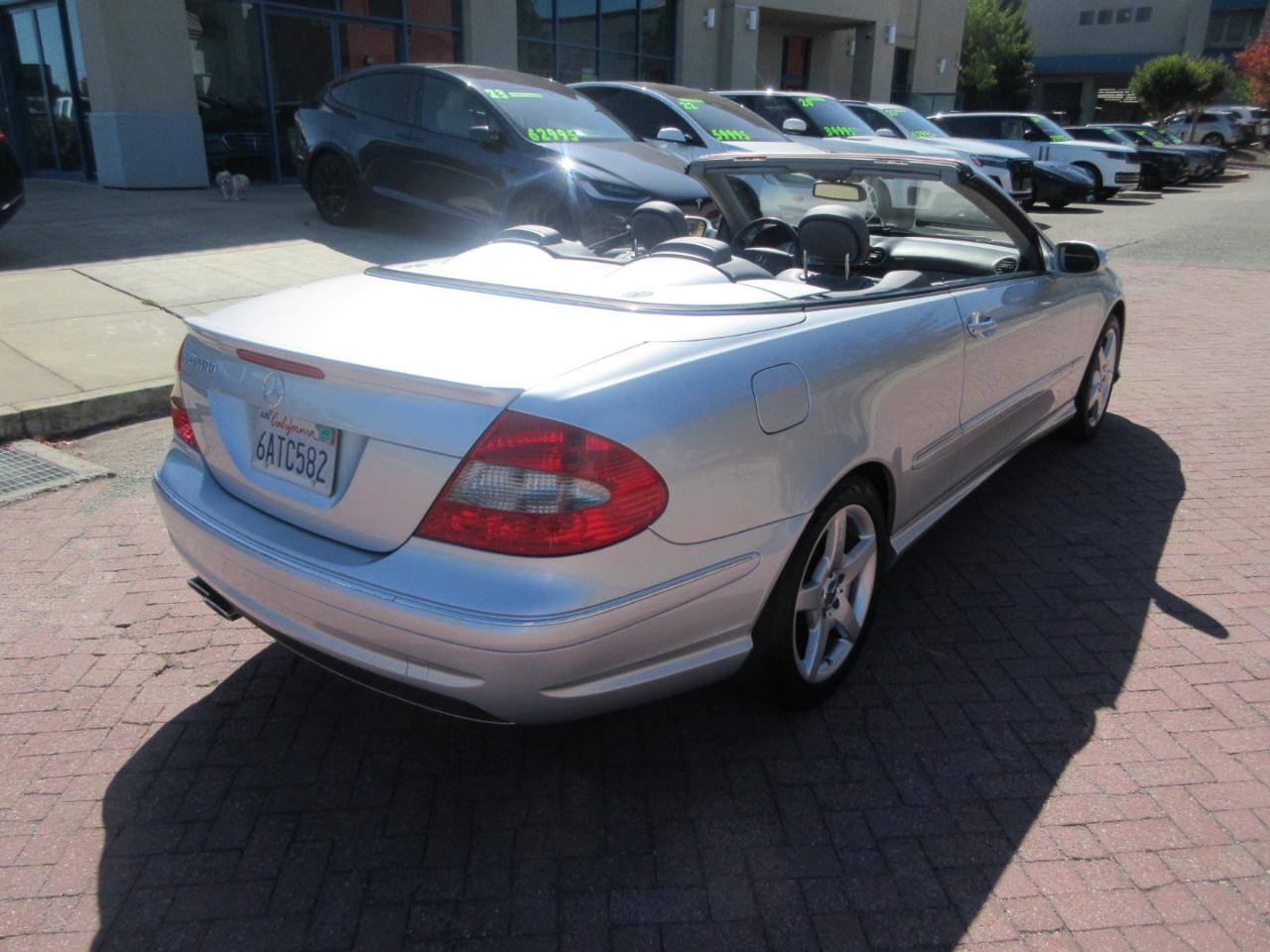 Mercedes-Benz CLK-Class 2dr Cabriolet 5.0L 2006