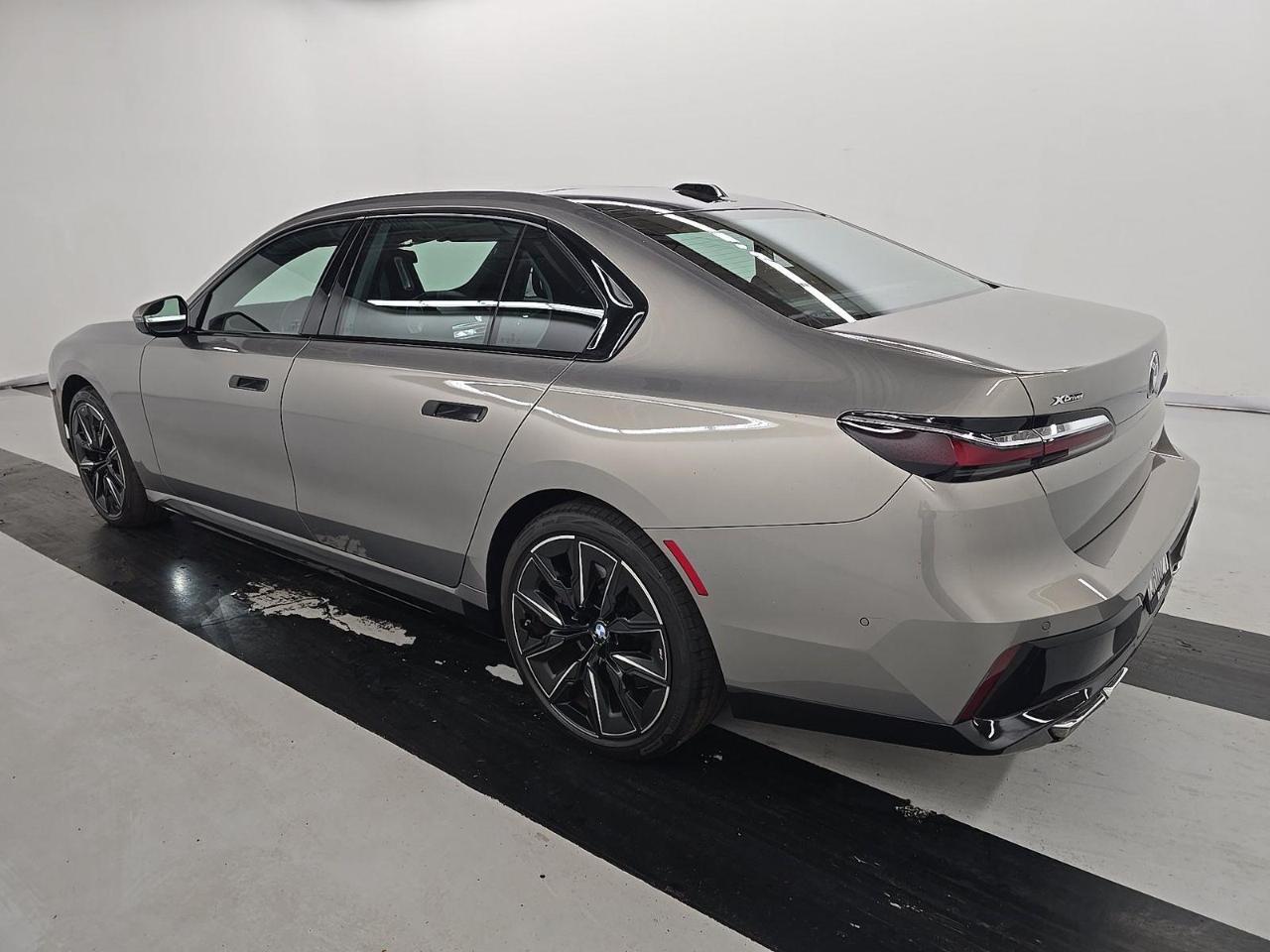 BMW 7-Series  2023