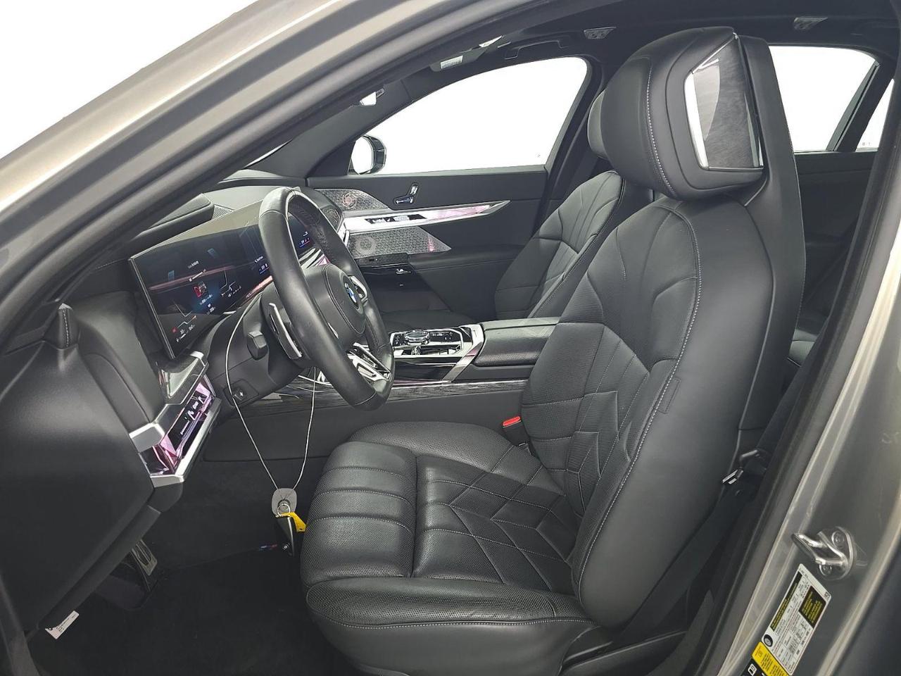 BMW 7-Series  2023