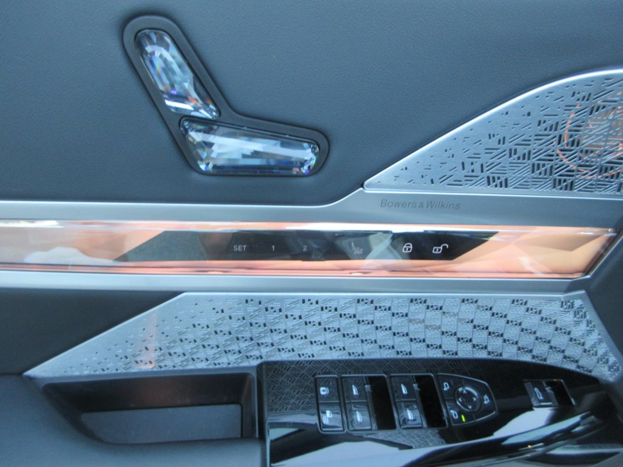 BMW 7-Series  2023