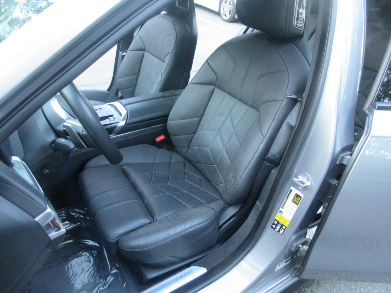 BMW 7-Series  2023