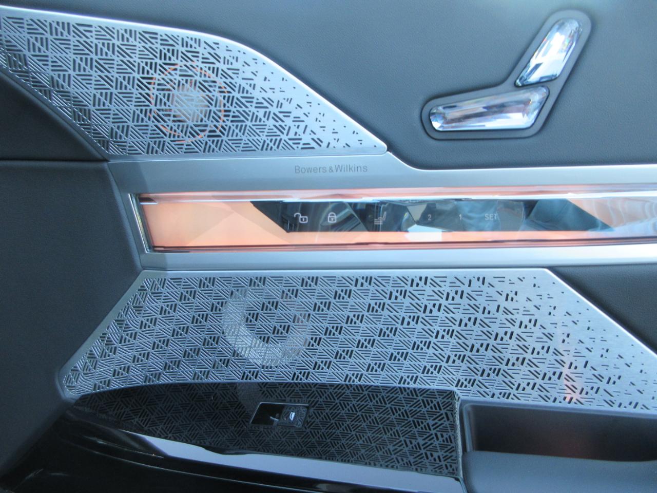 BMW 7-Series  2023