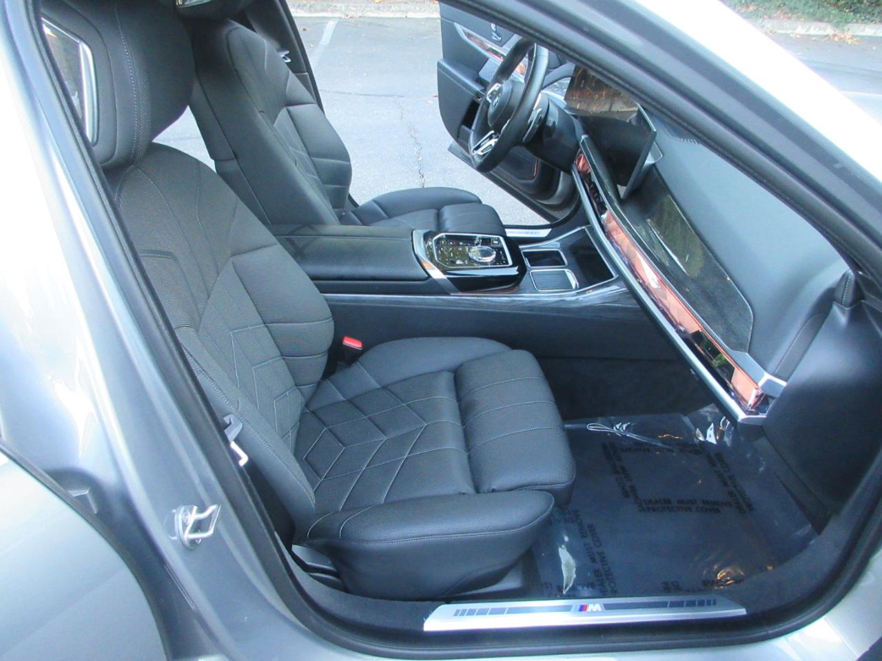 BMW 7-Series  2023