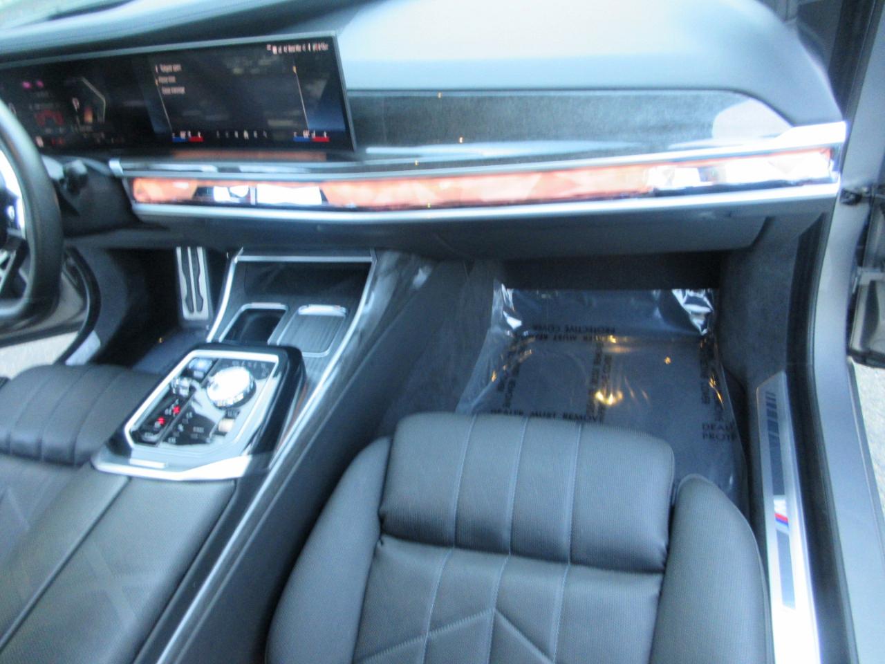 BMW 7-Series  2023
