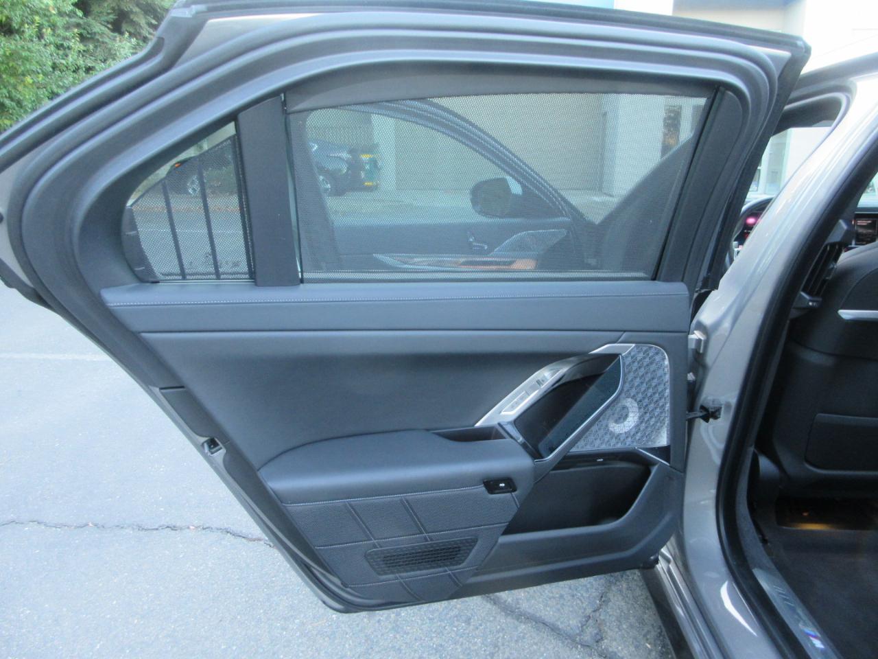 BMW 7-Series  2023