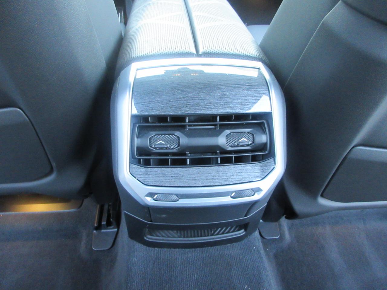 BMW 7-Series  2023