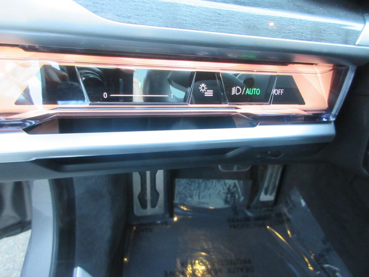 BMW 7-Series  2023
