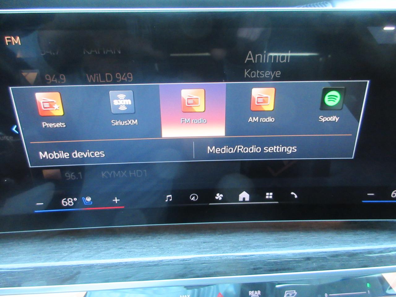 BMW 7-Series  2023