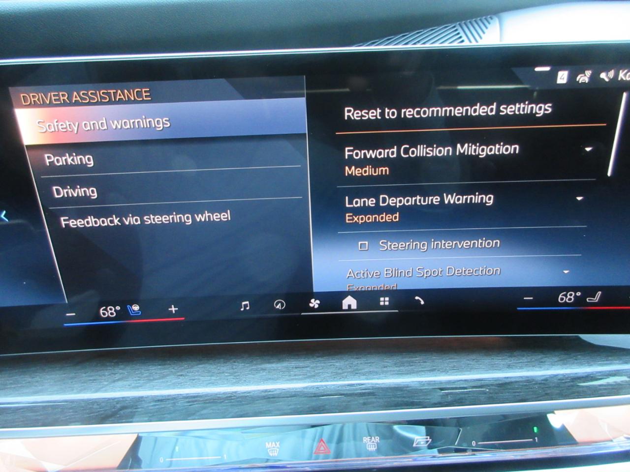 BMW 7-Series  2023