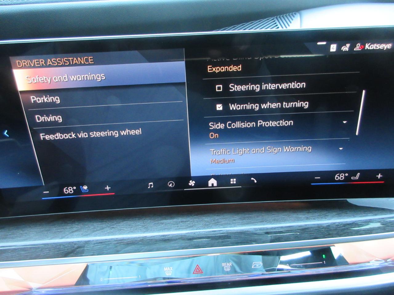 BMW 7-Series  2023