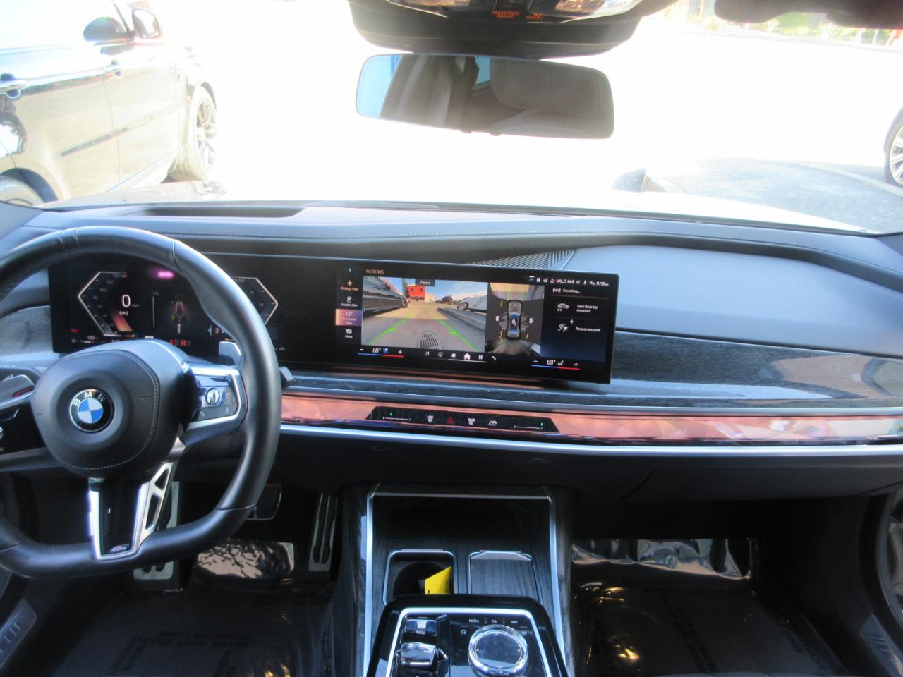 BMW 7-Series  2023