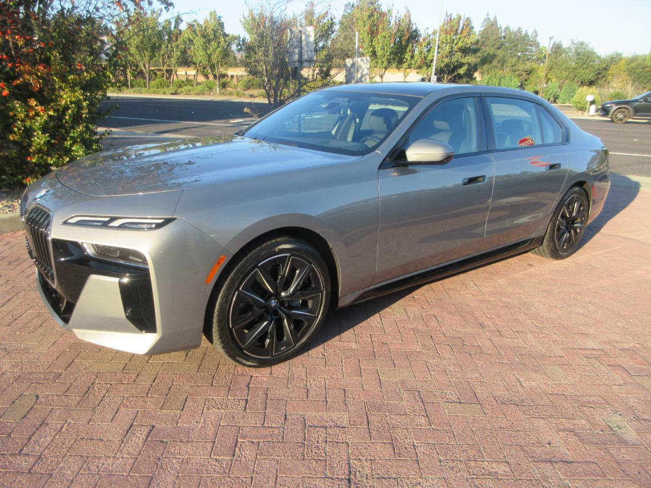 BMW 7-Series  2023