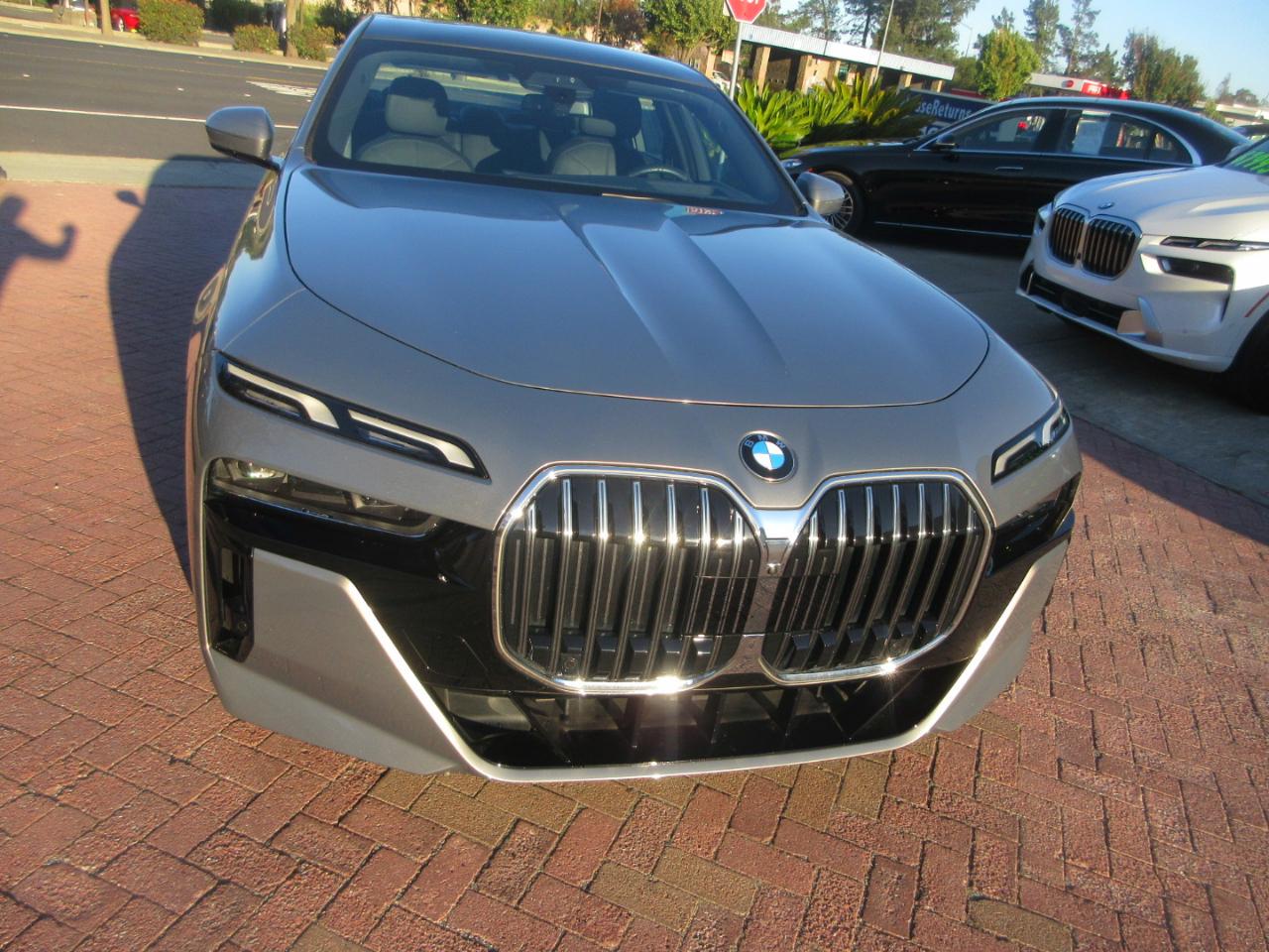 BMW 7-Series  2023