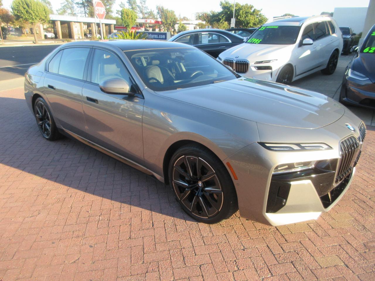 BMW 7-Series  2023