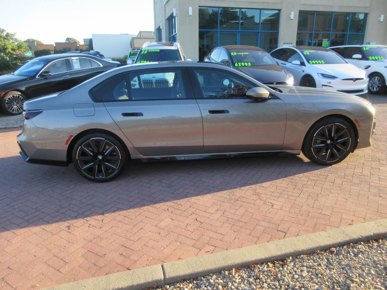 BMW 7-Series  2023