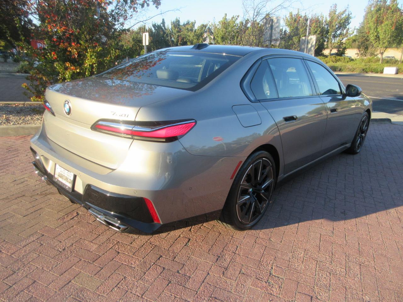 BMW 7-Series  2023