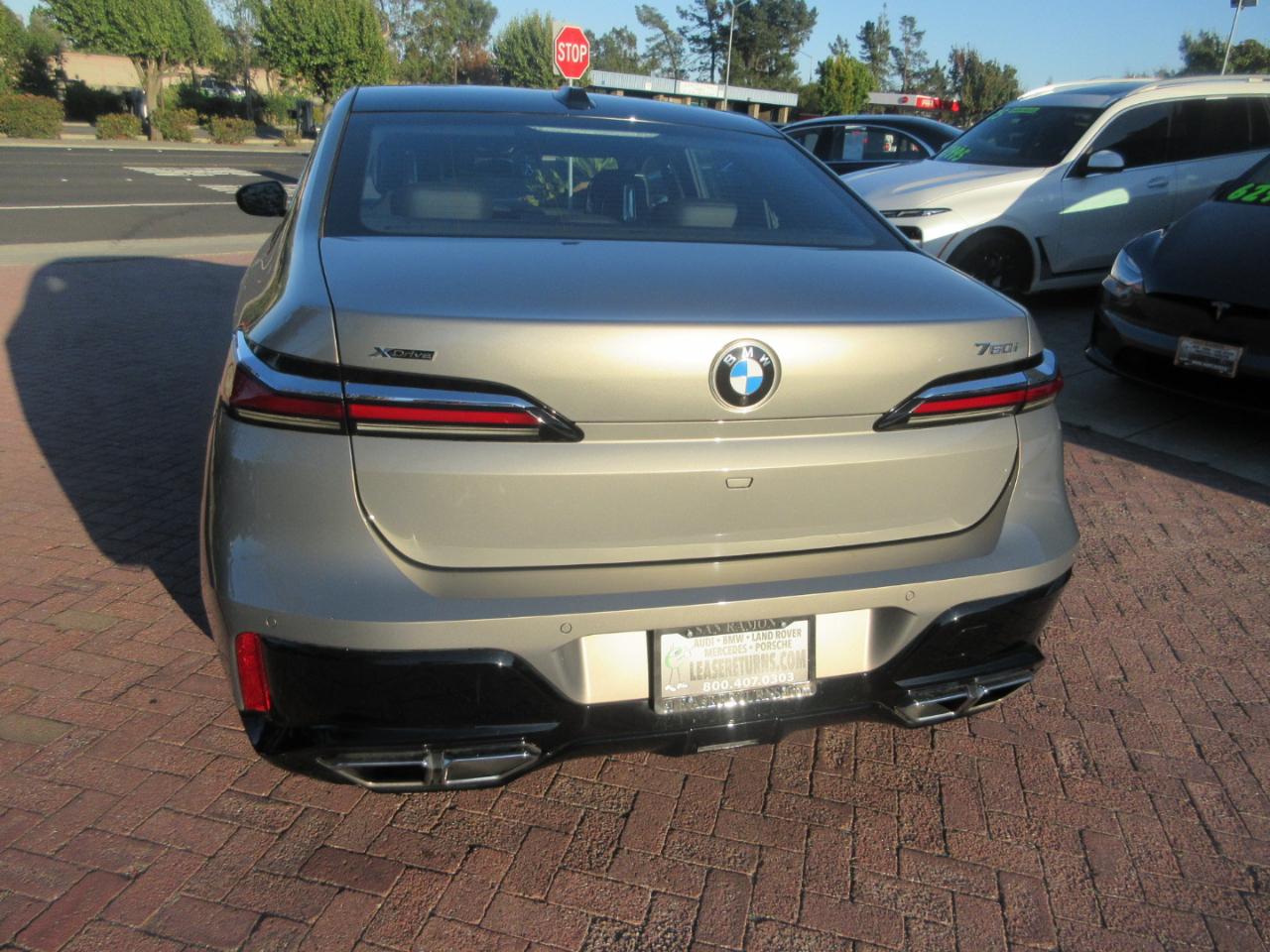 BMW 7-Series  2023