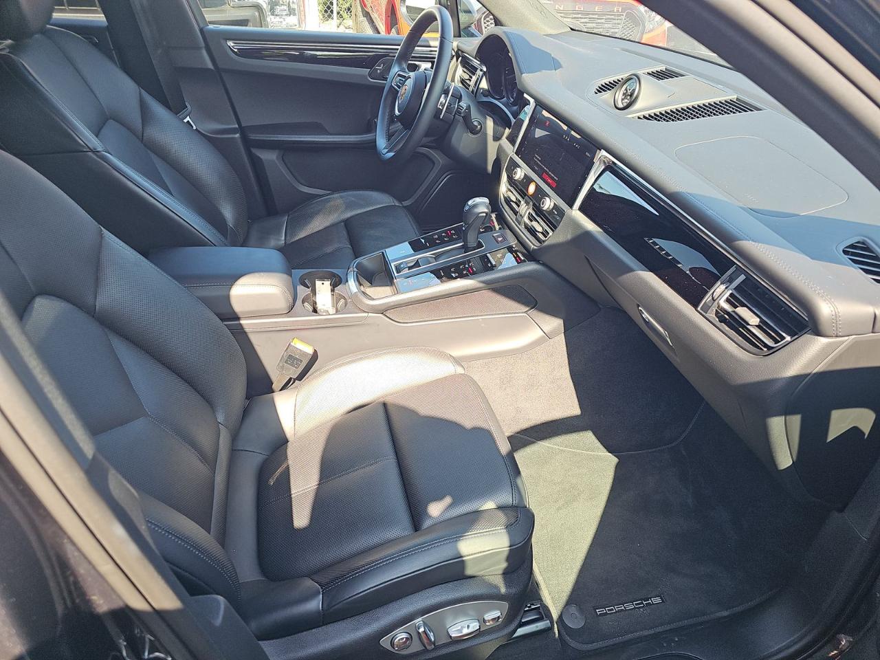 Porsche Macan  2025