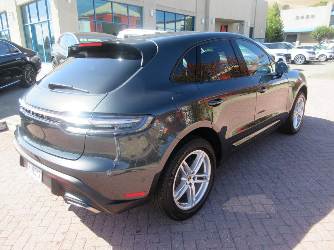 Porsche Macan  2025