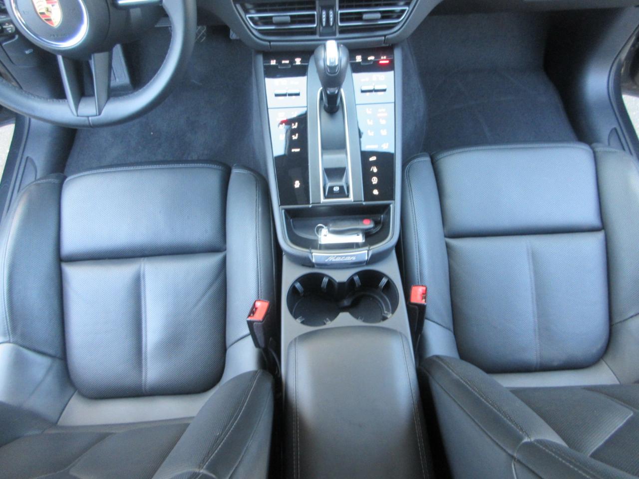 Porsche Macan  2025