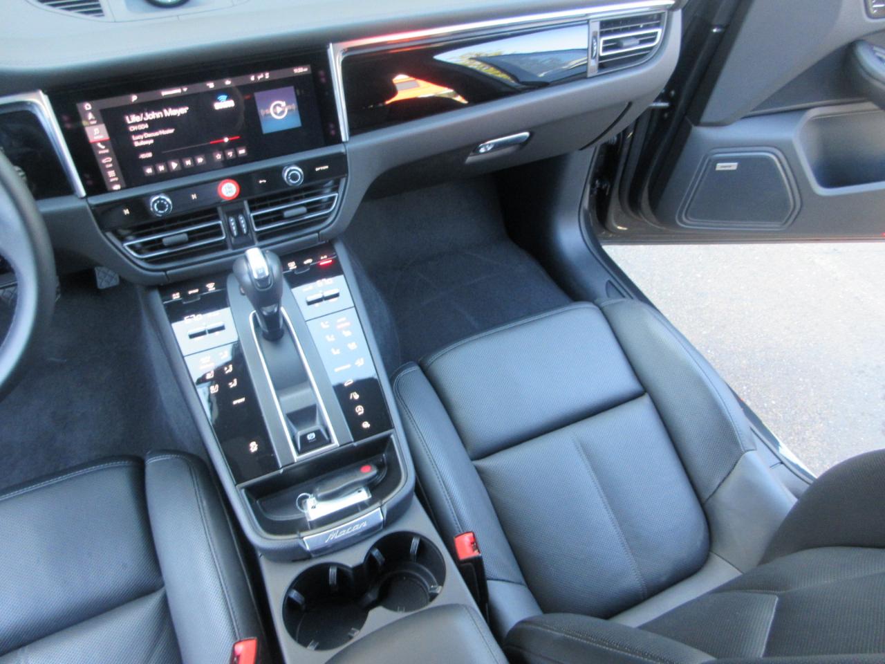 Porsche Macan  2025