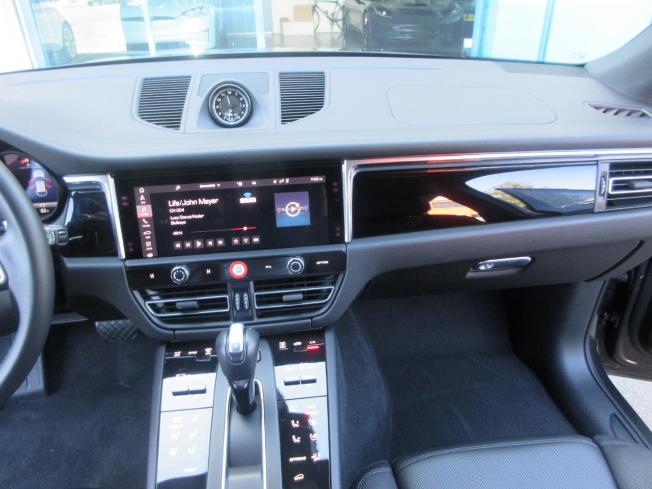 Porsche Macan  2025