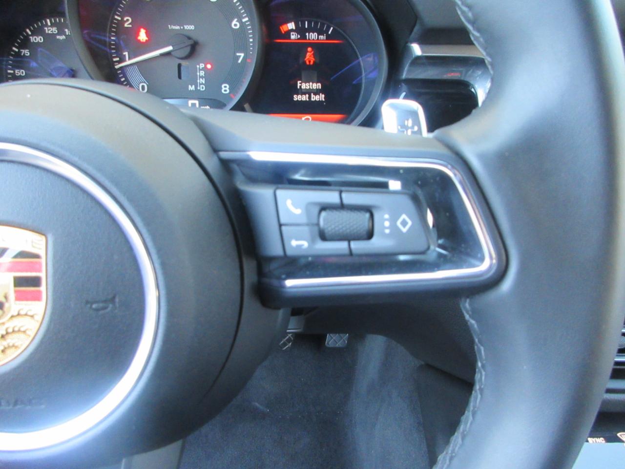 Porsche Macan  2025
