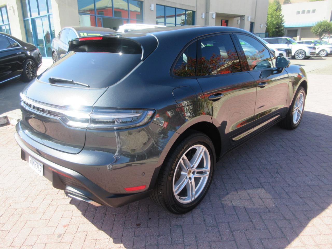 Porsche Macan  2025
