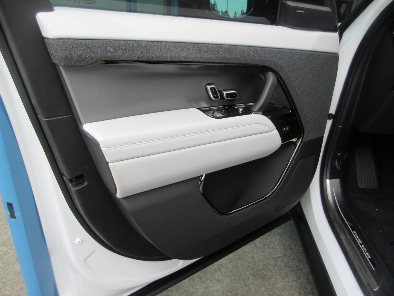 Land Rover Range Rover Sport  2025