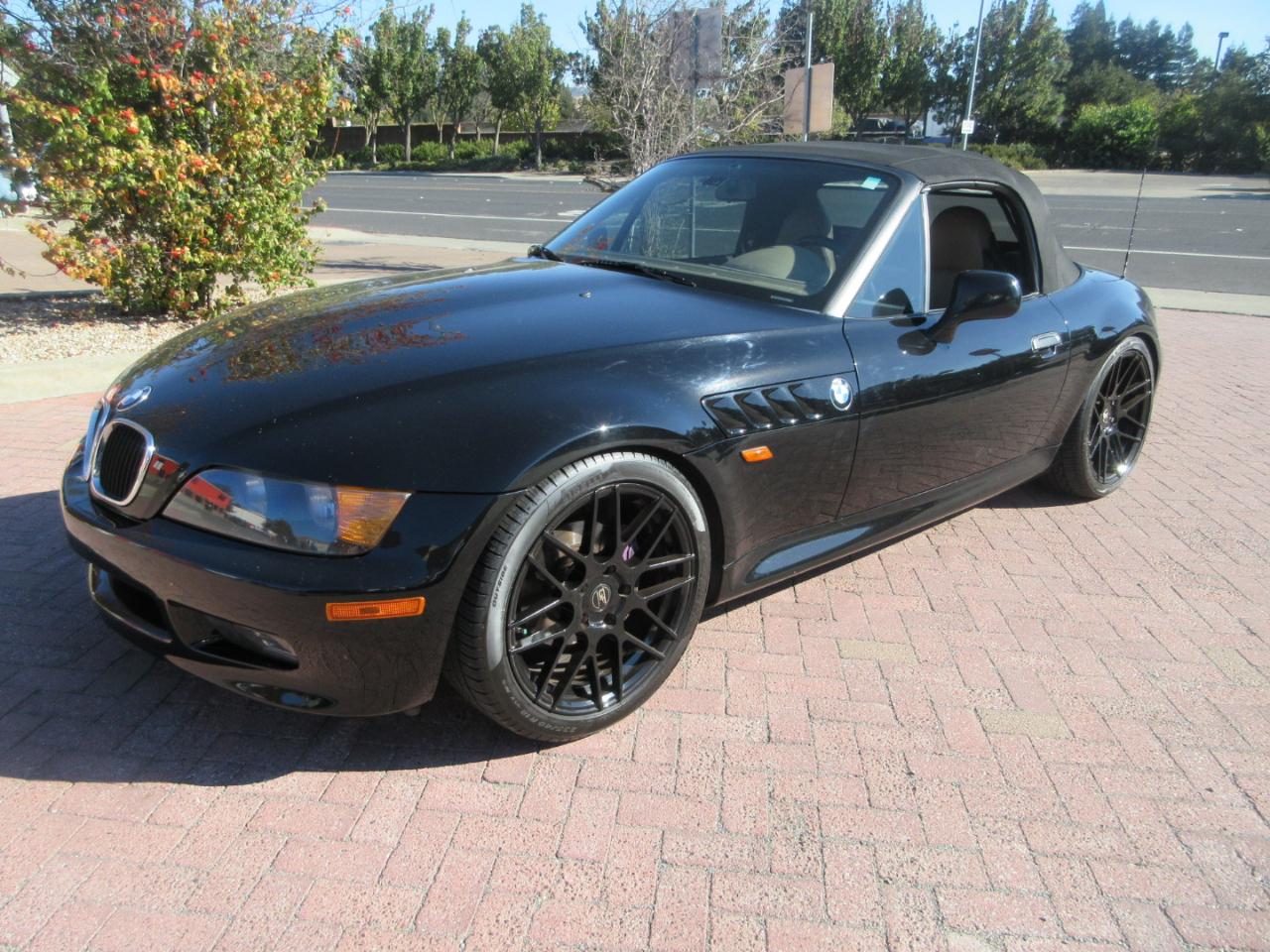 1996 BMW Z3 5 SPEED MANUAL**LOCAL TRADE**