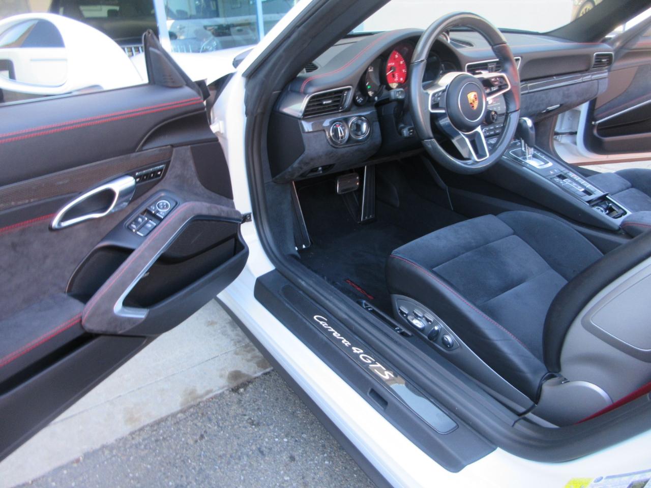 Porsche 911  2018