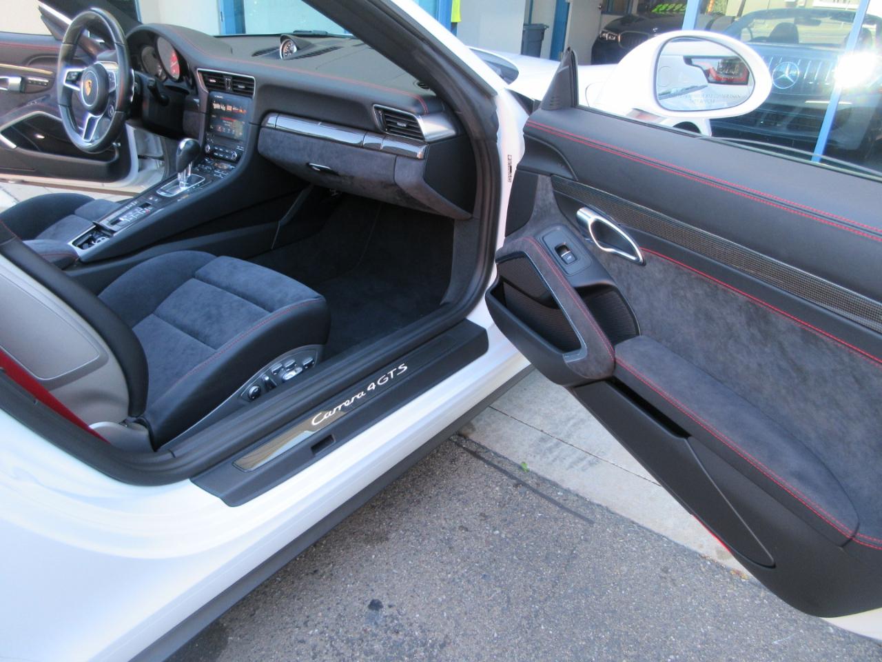 Porsche 911  2018