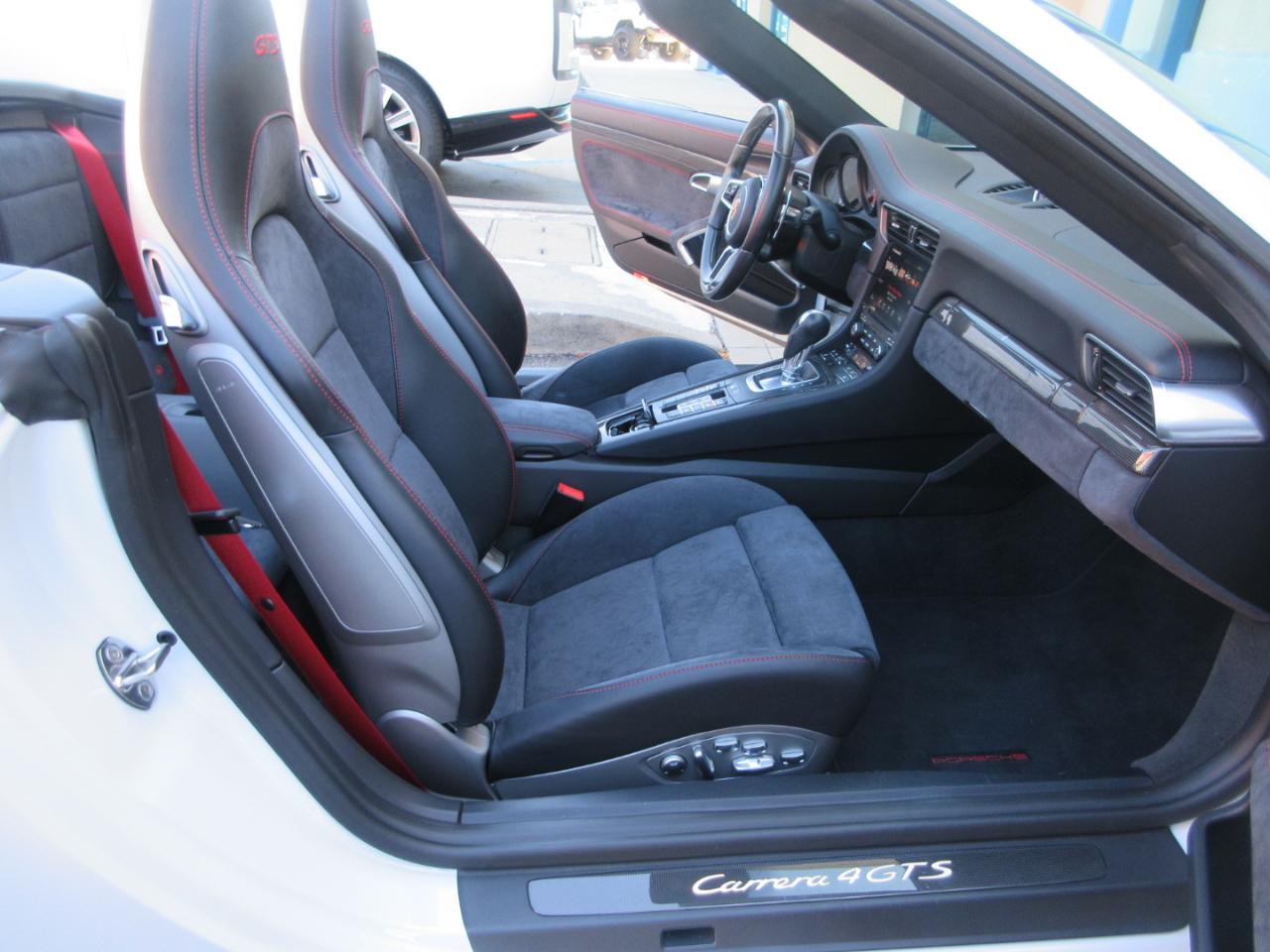 Porsche 911  2018