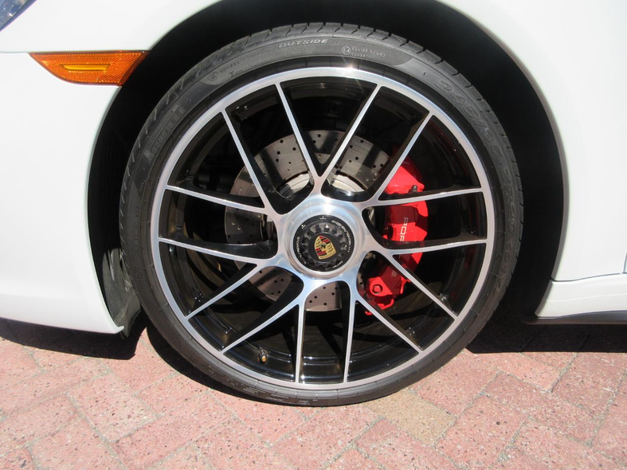 Porsche 911  2018