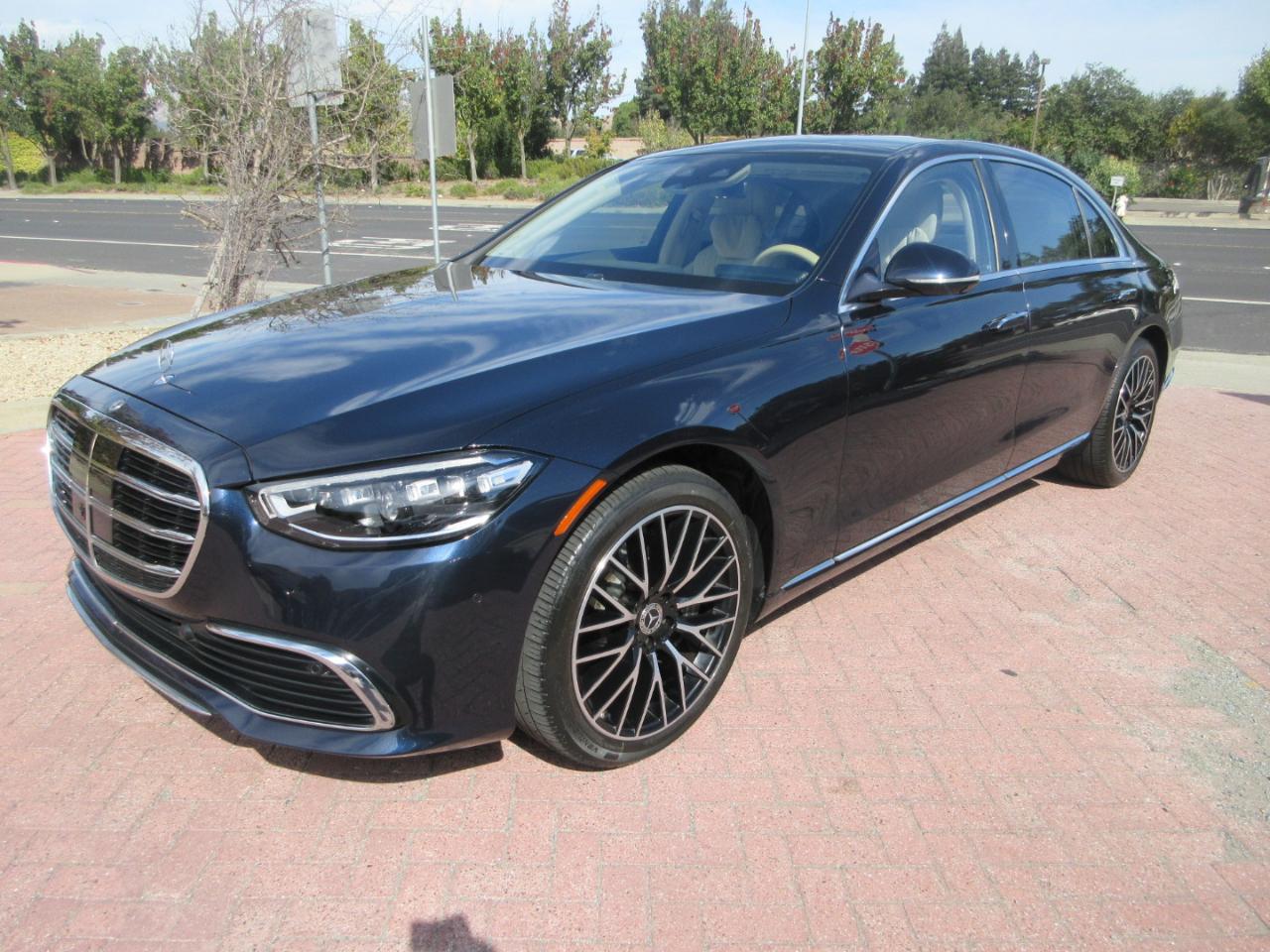 2022 Mercedes-Benz S 580 4MATIC**AMG LINE**LUX SEATS*