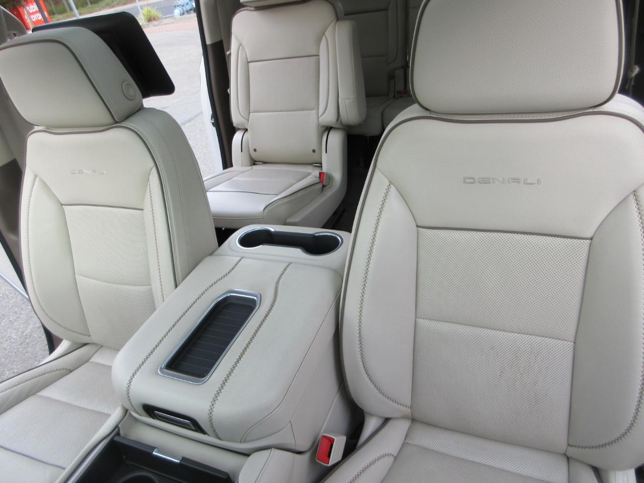 GMC Yukon XL 4WD 4dr Denali 2022