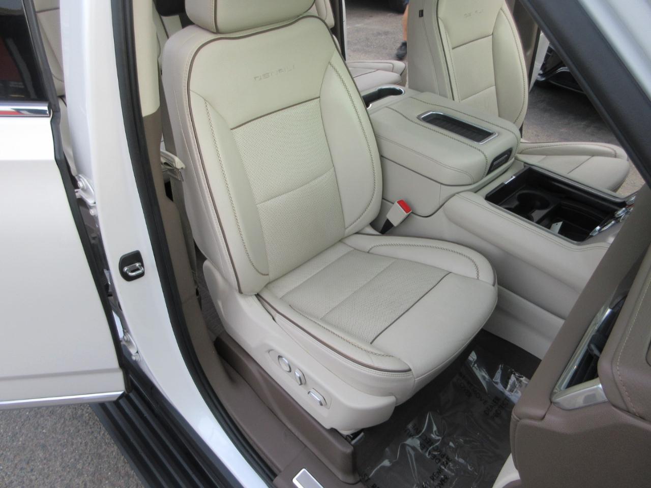 GMC Yukon XL 4WD 4dr Denali 2022