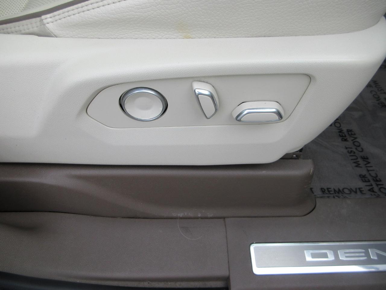 GMC Yukon XL 4WD 4dr Denali 2022