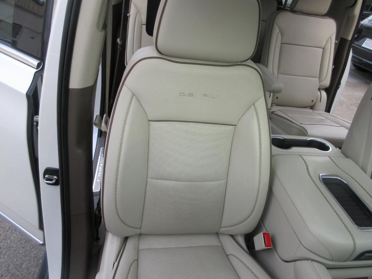 GMC Yukon XL 4WD 4dr Denali 2022
