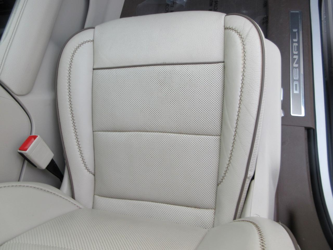 GMC Yukon XL 4WD 4dr Denali 2022
