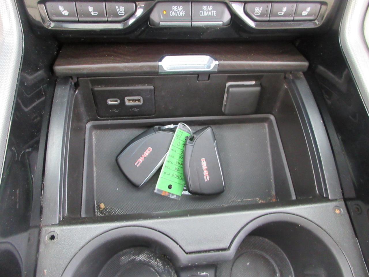 GMC Yukon XL 4WD 4dr Denali 2022