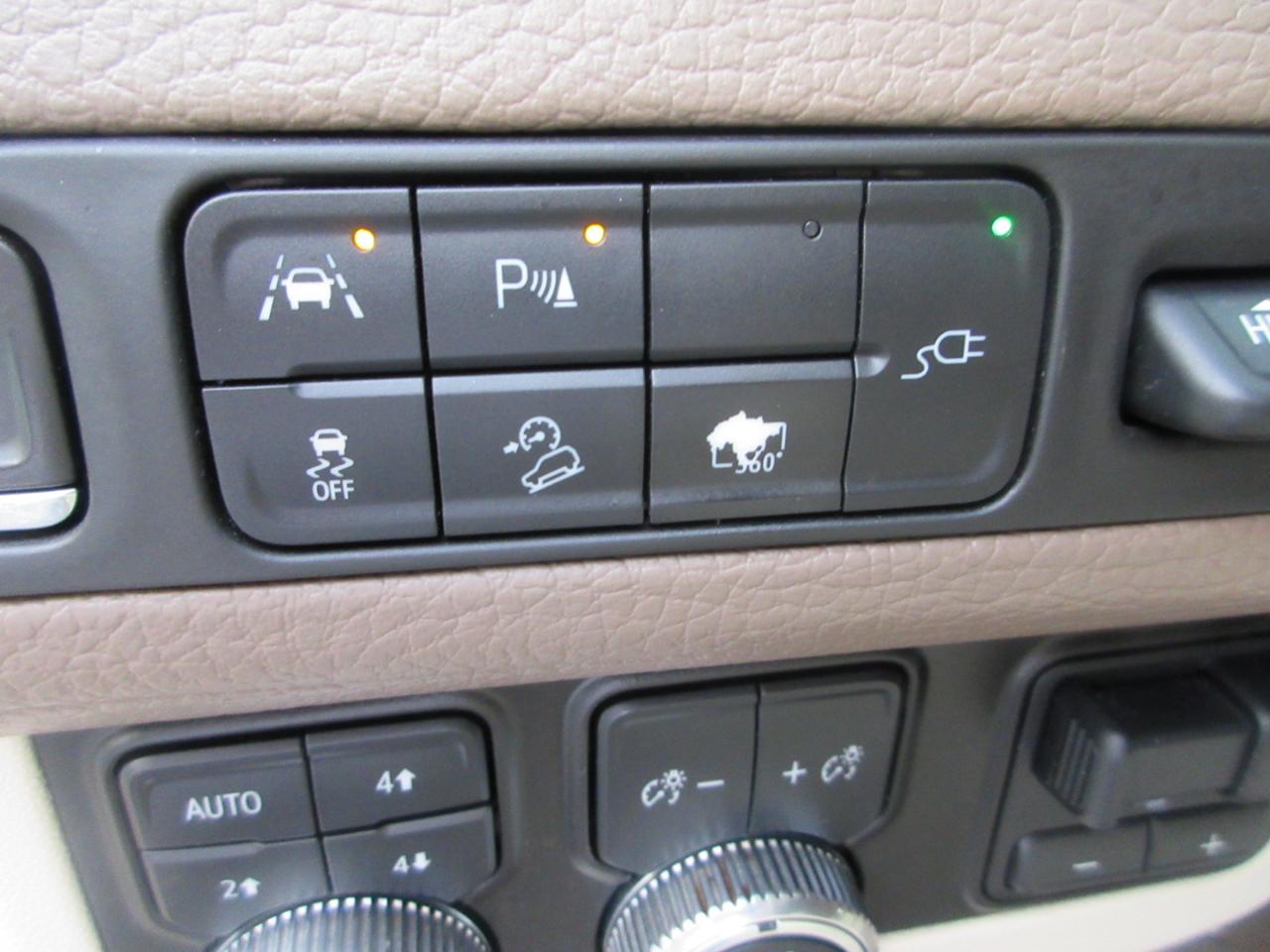GMC Yukon XL 4WD 4dr Denali 2022
