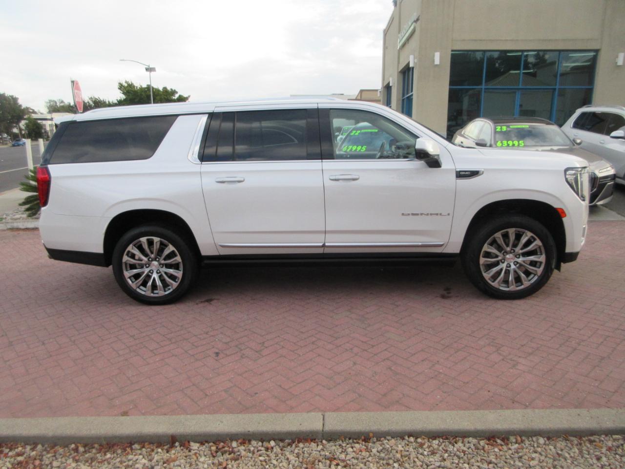 GMC Yukon XL 4WD 4dr Denali 2022